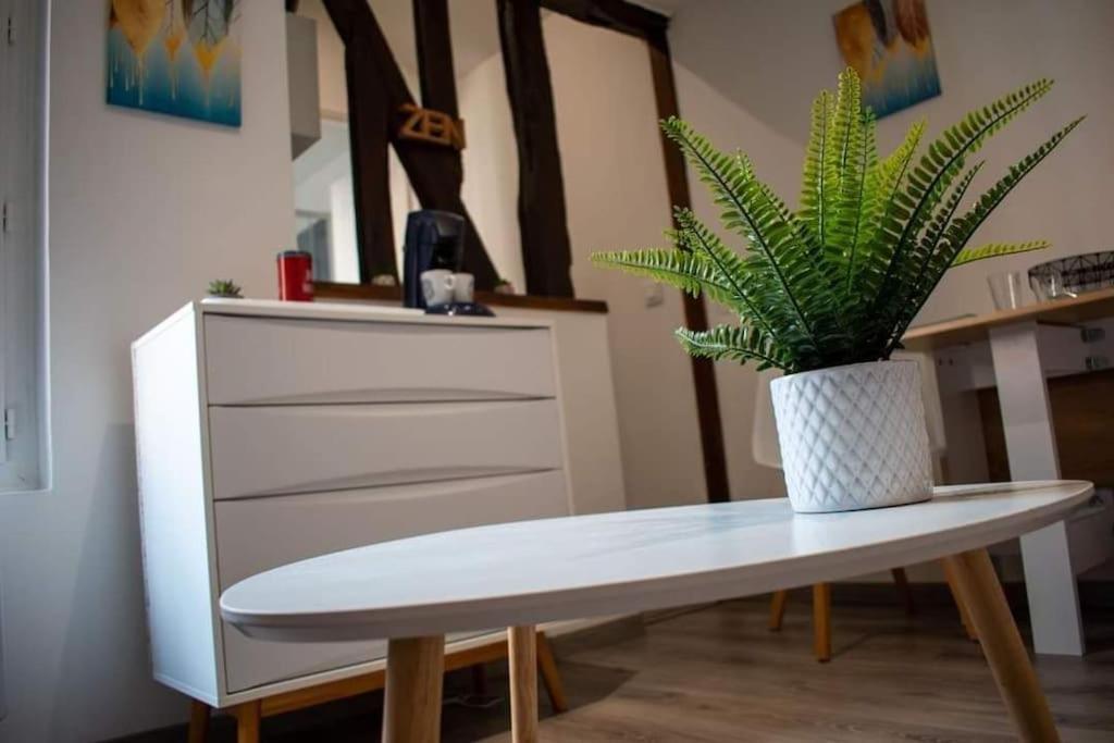 Studio Charmant Confortable Tv Centre Ville Louviers Dış mekan fotoğraf